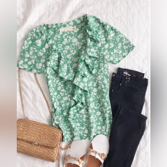 Green Floral Ruffle V-Neck Top - Picture 4 of 6